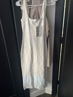 Zara | Dresses | Zara Sage Green Textured Draped Floral Design Short  Sleeves Midi Dress Sz L New | Poshmark
